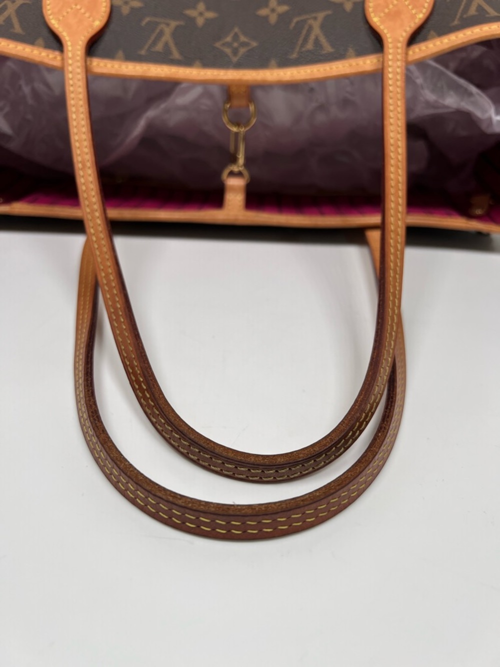 Louis Vuitton Neverfull MM - Picture 8 of 10
